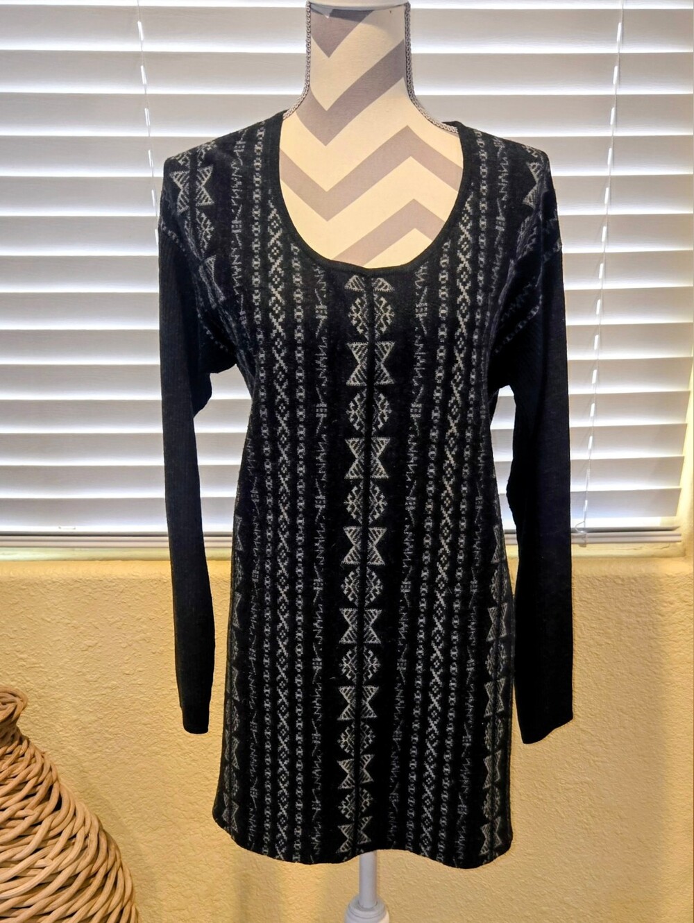 Krimson Klover Black and Gray Geometric Tunic Sweater